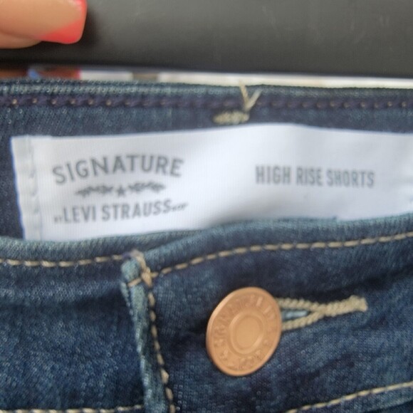 New with tag Levis signature high rise denim cuffed shorts wms sz 18 - Picture 2 of 4